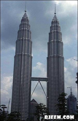 photo Petronas Twin Towers 13398555165.jpg