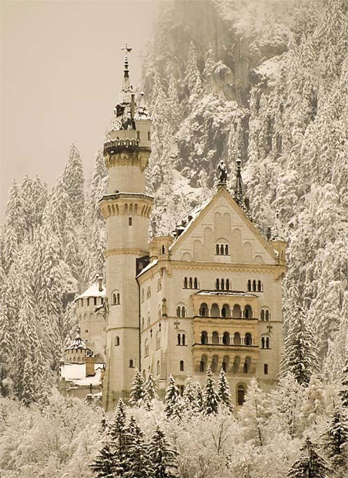  (Neuschwanstein Castle) 13960144963.jpg